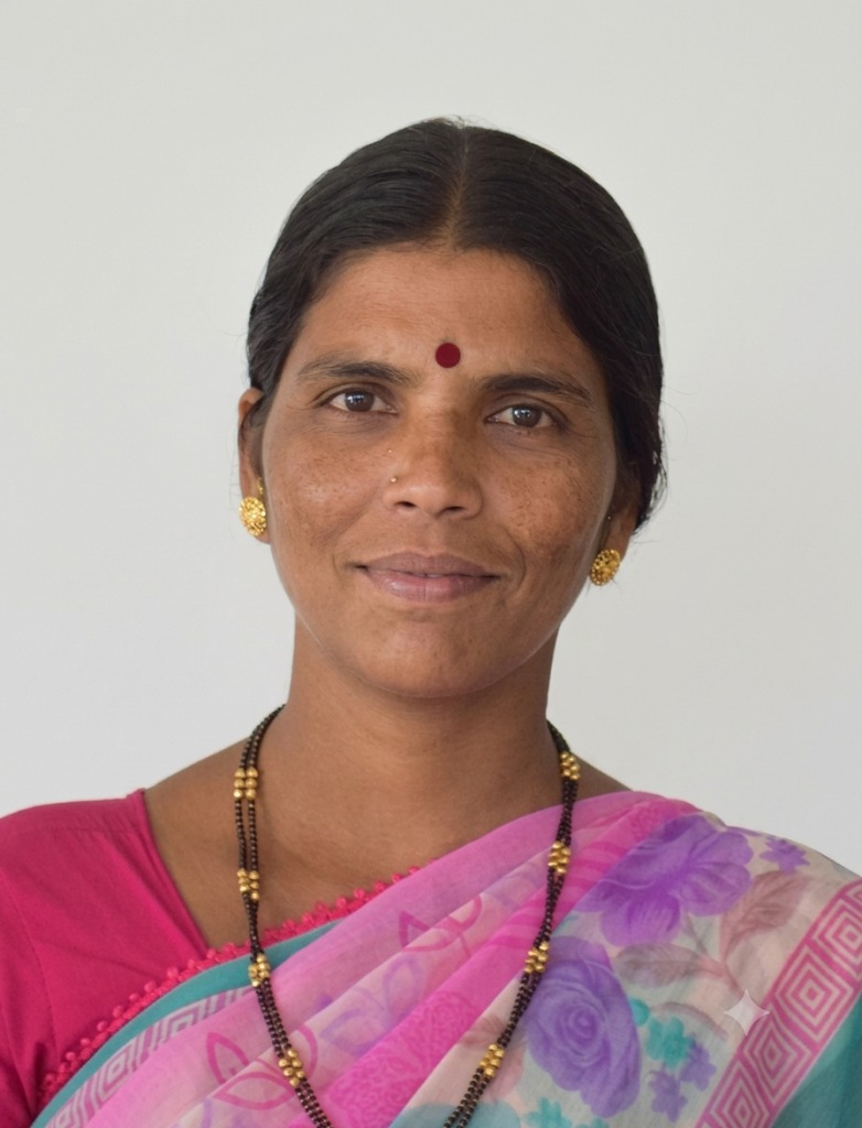 Usha Gaikwad - Part time Cleaner and Cook and Baby Sitter in Katraj in Mumbai